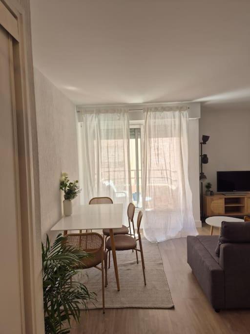 Appartement T2 - Hyeres Gare Dış mekan fotoğraf